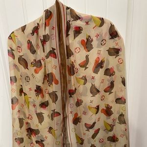 Louis Vuitton Monogram Shine Shawl 🤎, 24”x70”